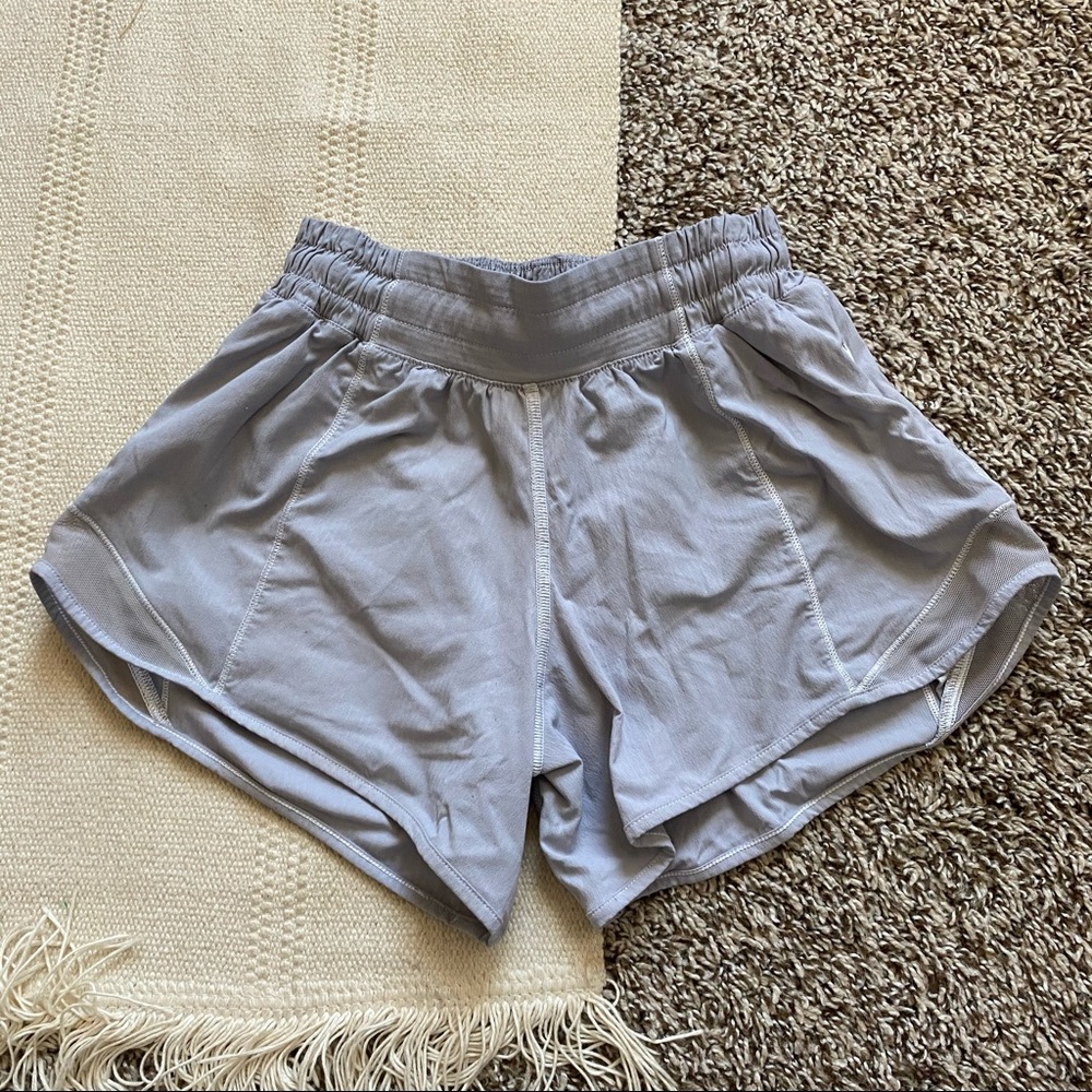 Lululemon Hotty Hot Short ll *Long 4”*
